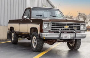 1978 Chevy Truck-10 Series 6-250 Engine Integral Intake