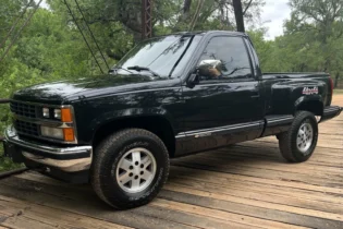 1988 Chevy Truck-1500 Series Transmission AT 5.7L