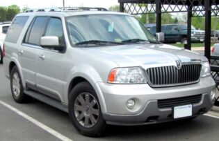 2005 Lincoln Navigator 5.4L 3V SOHC V8 Engine (VIN 5)