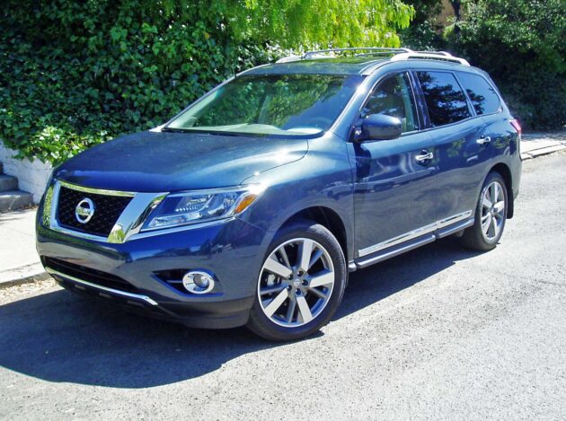 2013 Nissan Pathfinder CVT Transmission AWD (Used)